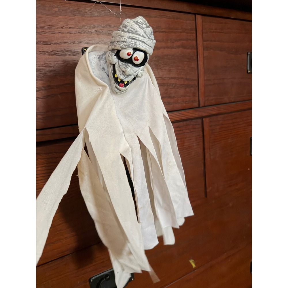 Vintage 2006 Paper Magic Group Hanging Mummy Halloween Prop White 922